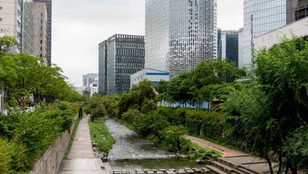 Skyline con rascacielos corporativos en el centro de Seul, sede de los grandes chaebol